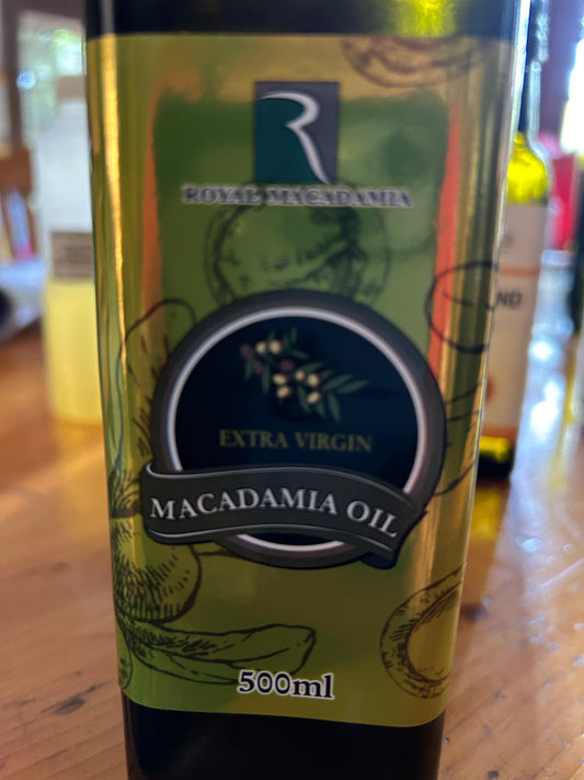 Macadamia Nut Oil Cold Pressed Image